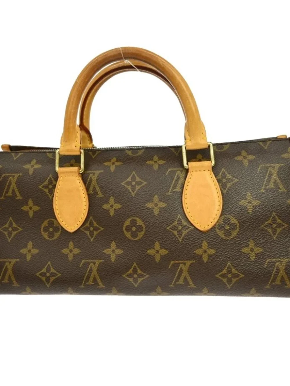 Louis Vuitton outside 	ab